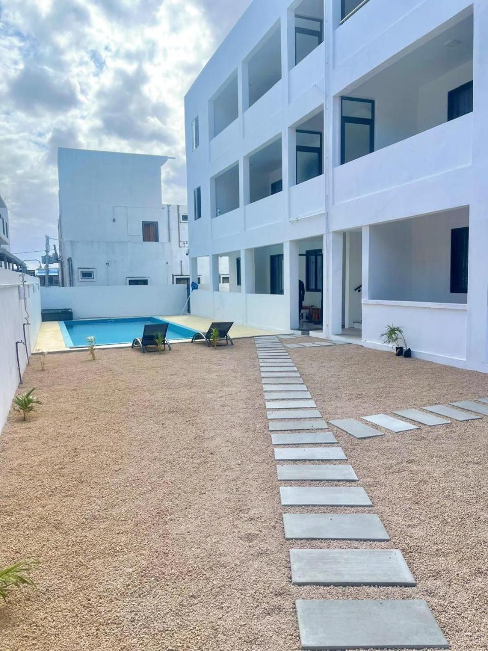 Skyview Apartment- Rooftop Penthouse With Sunset & Sea Views Flic en Flac Exterior photo